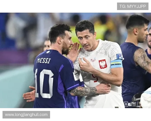 波媒曝三家波兰俱乐部确认收到巴萨支付莱万转会费分成