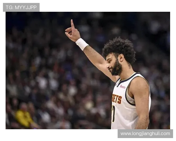 原创坏消息，掘金队贾马尔·穆雷在负于独行侠队的比赛中扭伤脚踝